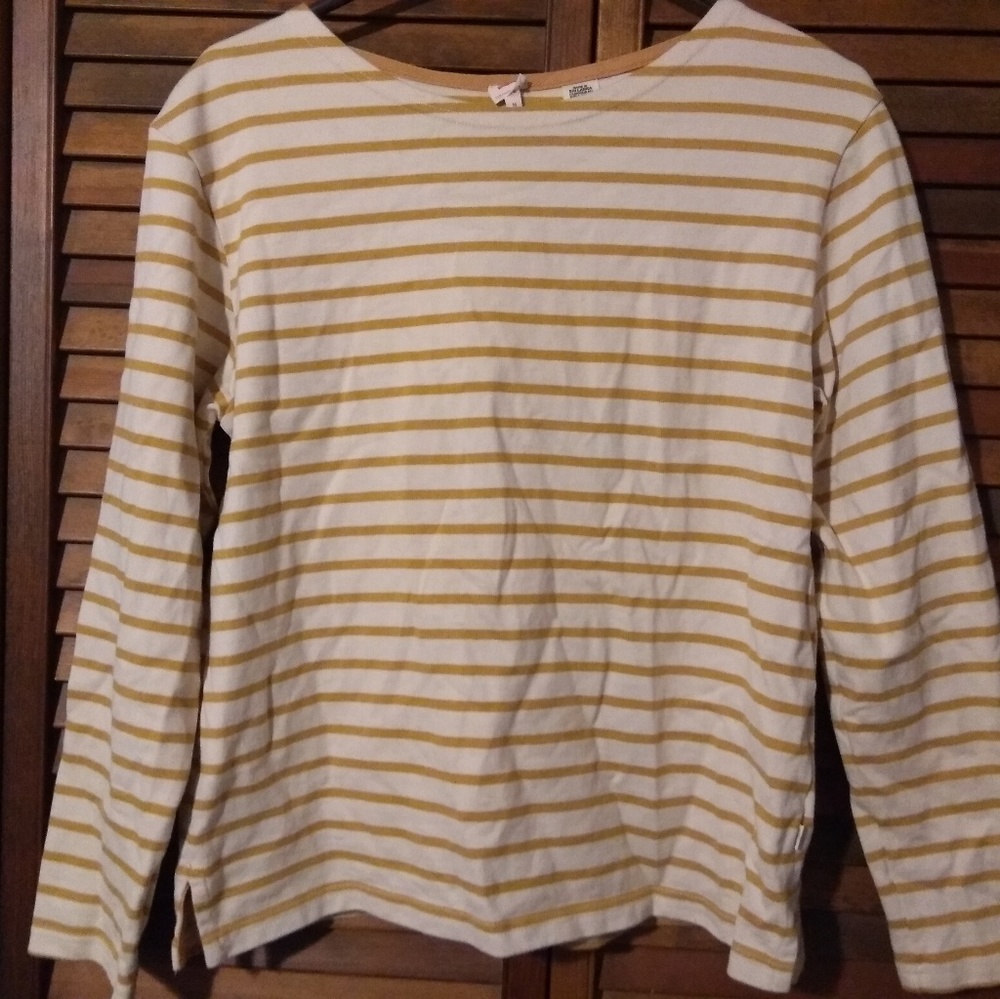 Levi's long sleeve shirt/sweatshirt
